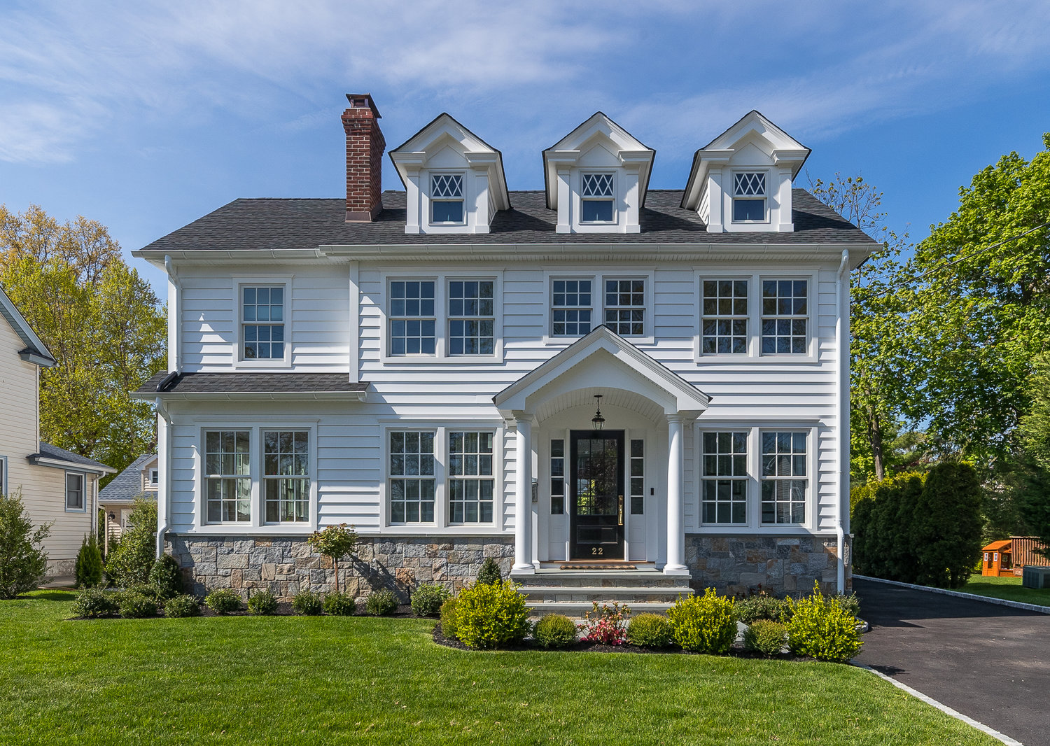 This home on Hampton Court recently sold for $1,670,000. It was listed at $1,685,000.