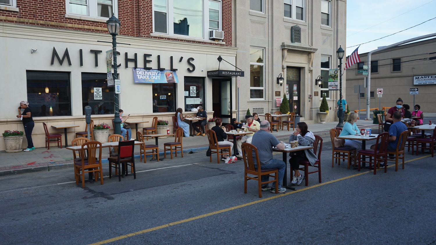 Mitchell’s Restaurant, on Rockaway Avenue, took advantage of on-street dining during the summer, but with the winter months approaching, its customers have been driven indoors, where capacity is limited to 50 percent.