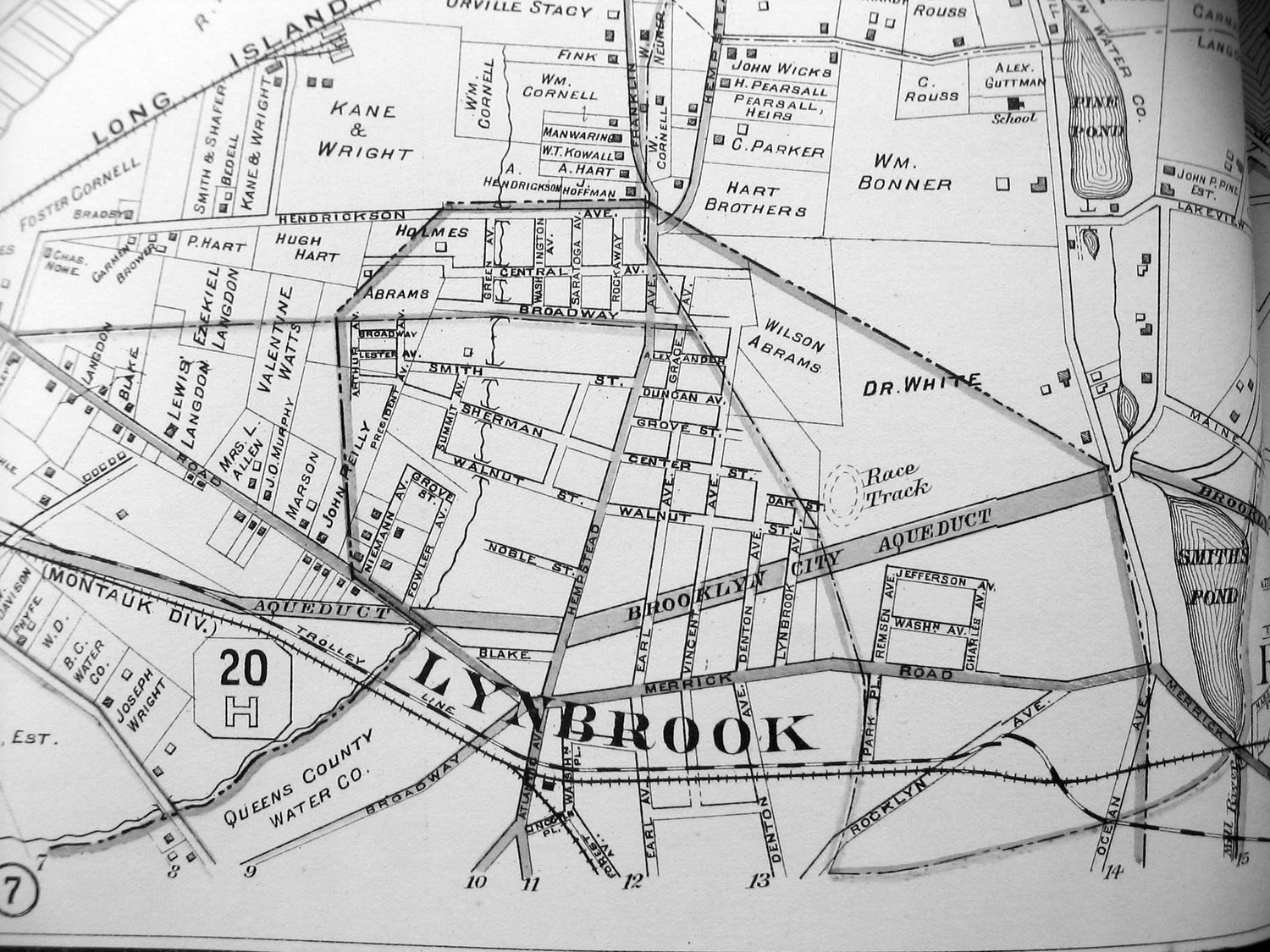 Lynbrook’s racetrack was adjacent to the Brooklyn City Aqueduct (Peninsula Boulevard today).
