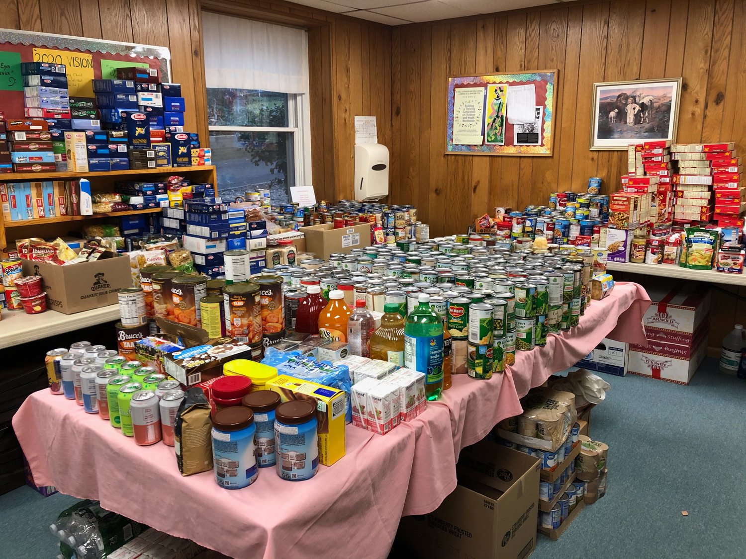 The Mimi Mernin Food Pantry collects and distributes food to families in need across the North Shore.