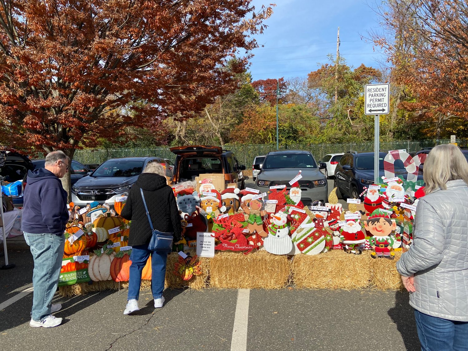 More than 50 vendors sold their goods at the 
inaugural Seaford Holiday Market on Nov. 20. Christmas
decor was for sale.