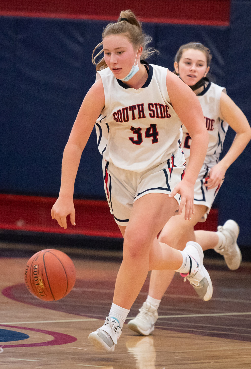 Kyla Murphy scored 10 points last Friday evening to help the Cyclones get back on the winning track with a 54-24 victory over Valley Stream North.