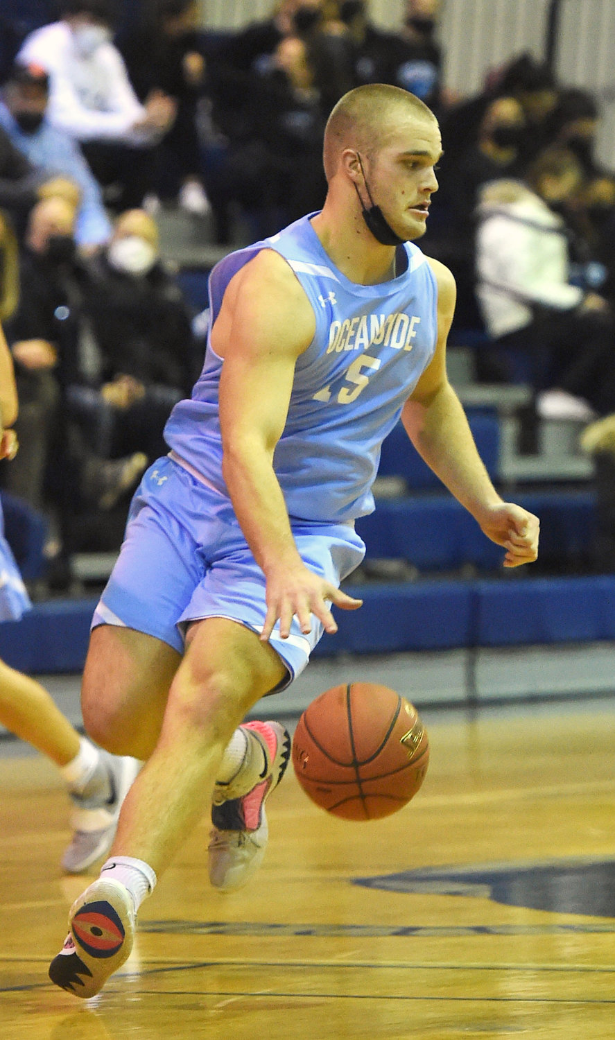 Junior Logan Lyson scored 17 points Jan. 12 to help the Sailors defeat visiting Uniondale, 55-51, in a tight game from start to finish.