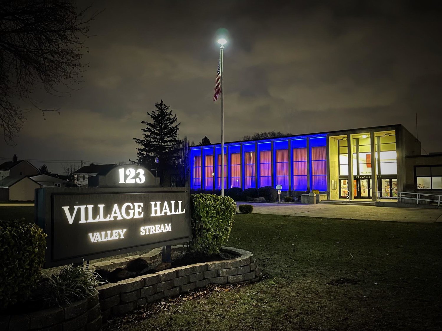 After the the recent Harlem shooting that claimed the life of Officer Jason Rivera, the Village of Valley Stream lit up Village Hall blue. Officer Wilbert Mora died later.
