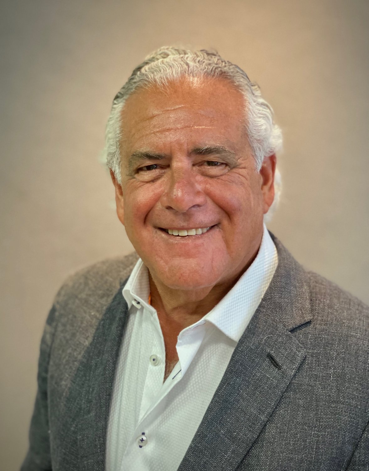 With much leadership experience, former Sea Cliff mayor Ed Lieberman has signed on to lead the Gold Coast Business Association as its new president.