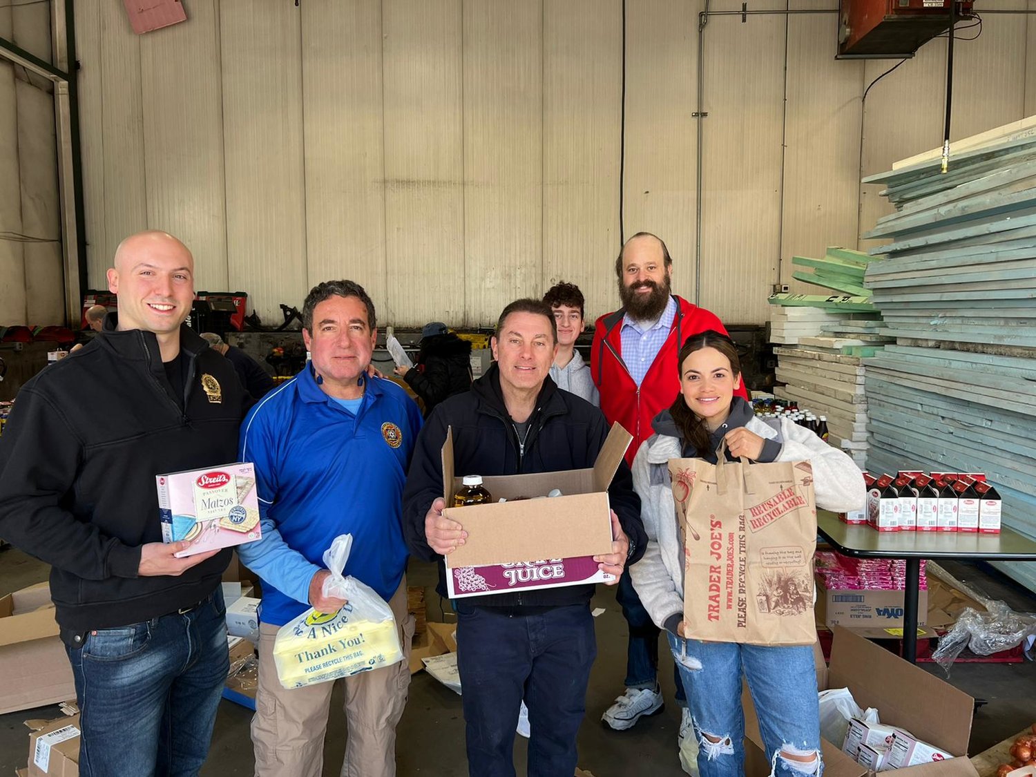 Hatzilu Rescue and Nassau County Shomrim gathered for their annual Passover food drive.