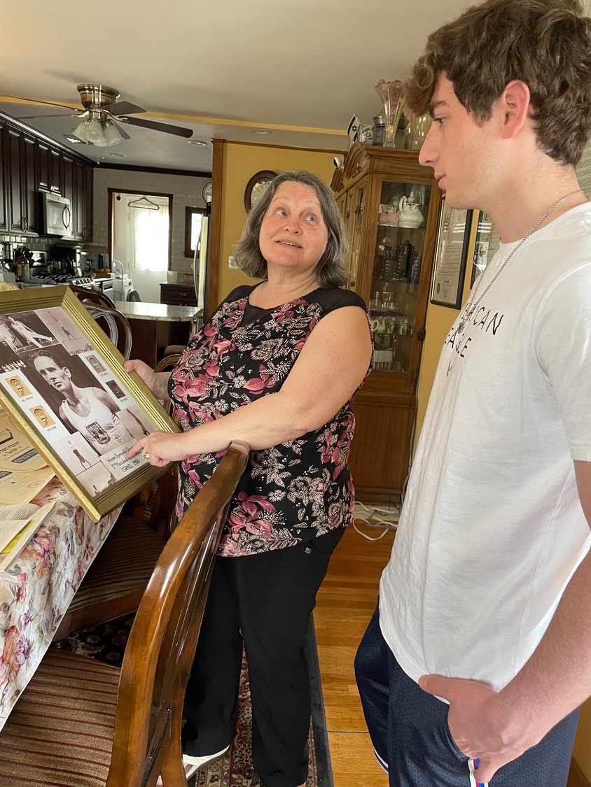 Goldberg, the former social media manager of the South Merrick Community and Civic Association, met with Berta Weinstein, the SMCCA’s vice president. Weinstein’s father, who led a remarkable life, competed as a gymnast in the 3rd Maccabiah Games.