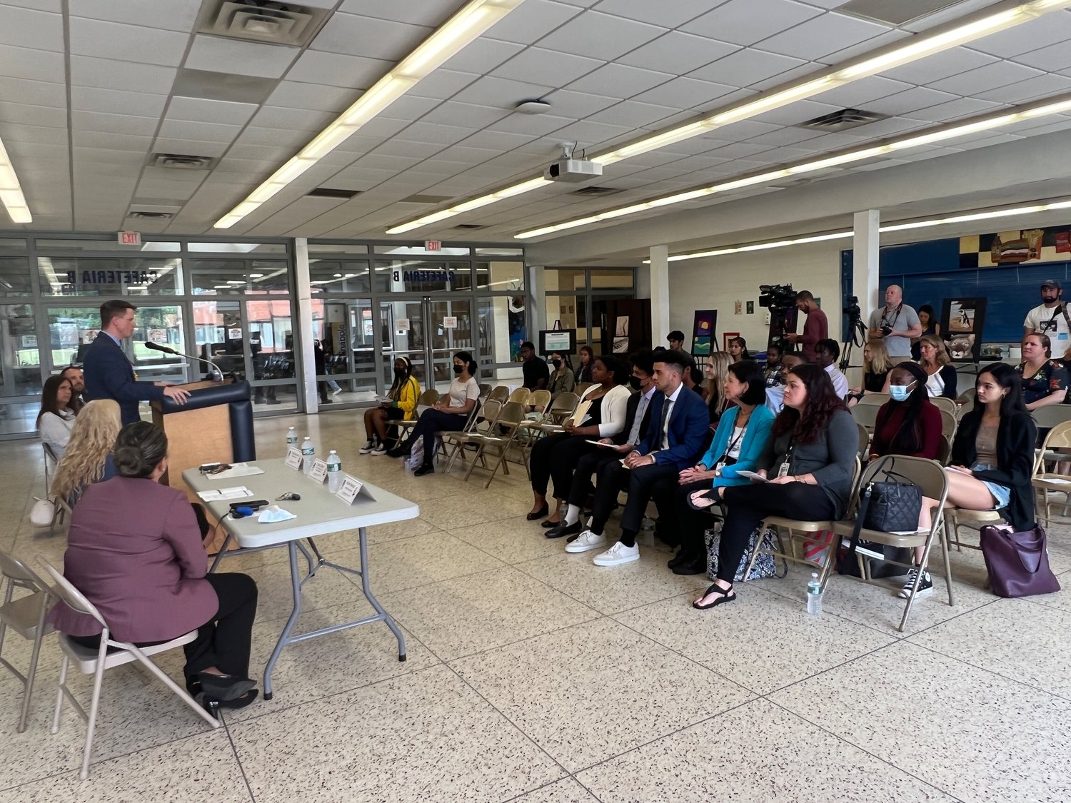 Christopher O’Brien, chief financial officer at Long Island Jewish Valley Stream hospital, thanked the Baldwin High School art students for their contribution to the hospital.
