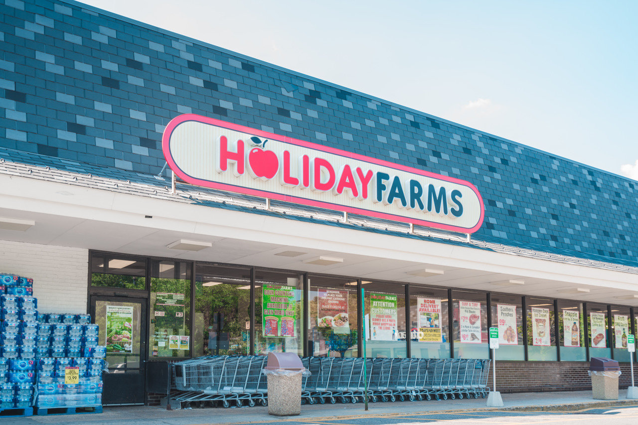 Holiday Farms, which currently operates three Nassau County stores, is owned by third-generation grocer David Mandell.