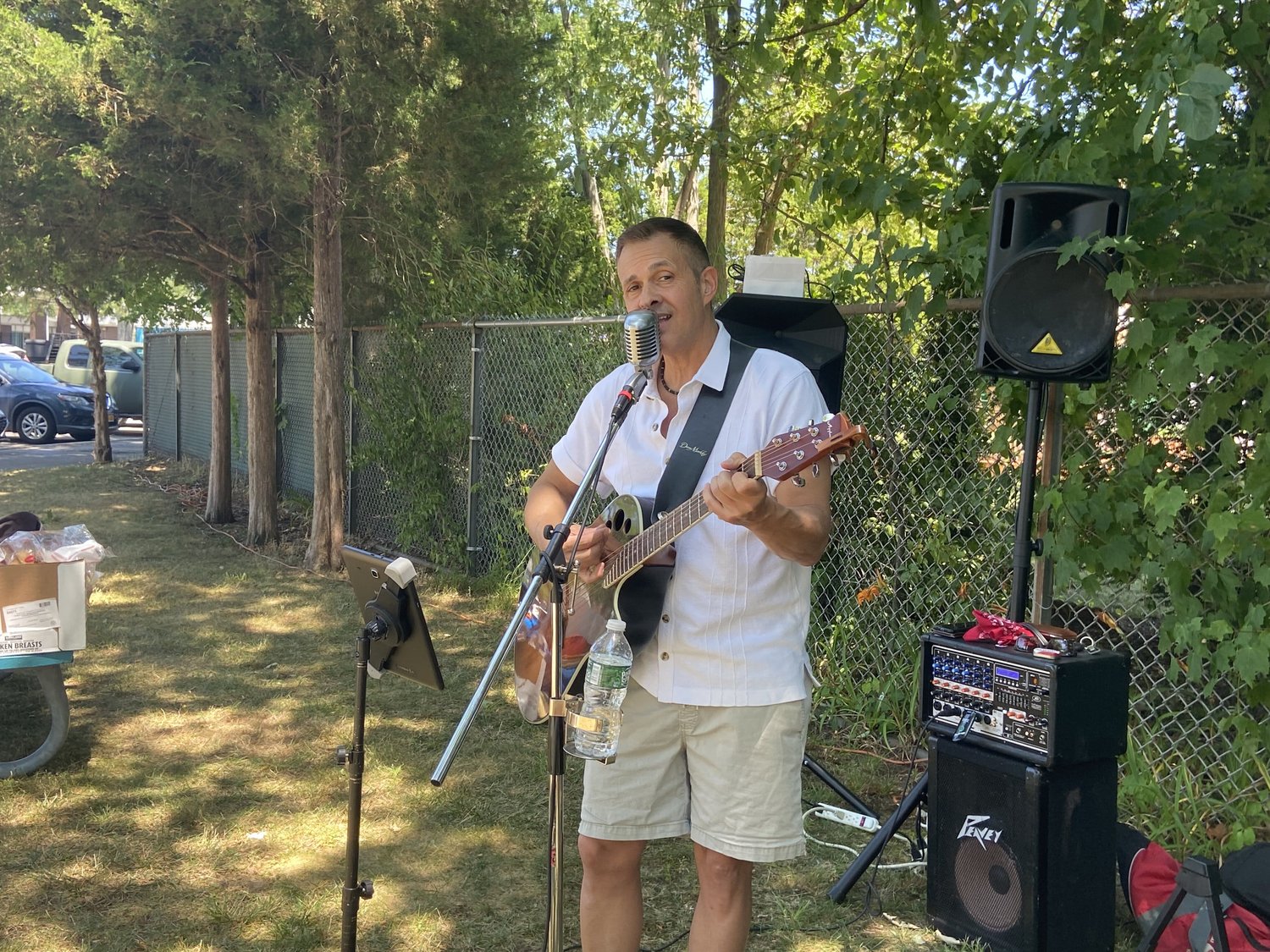 James Castelli delighted the picnic crowd with some singing and guitar playing.