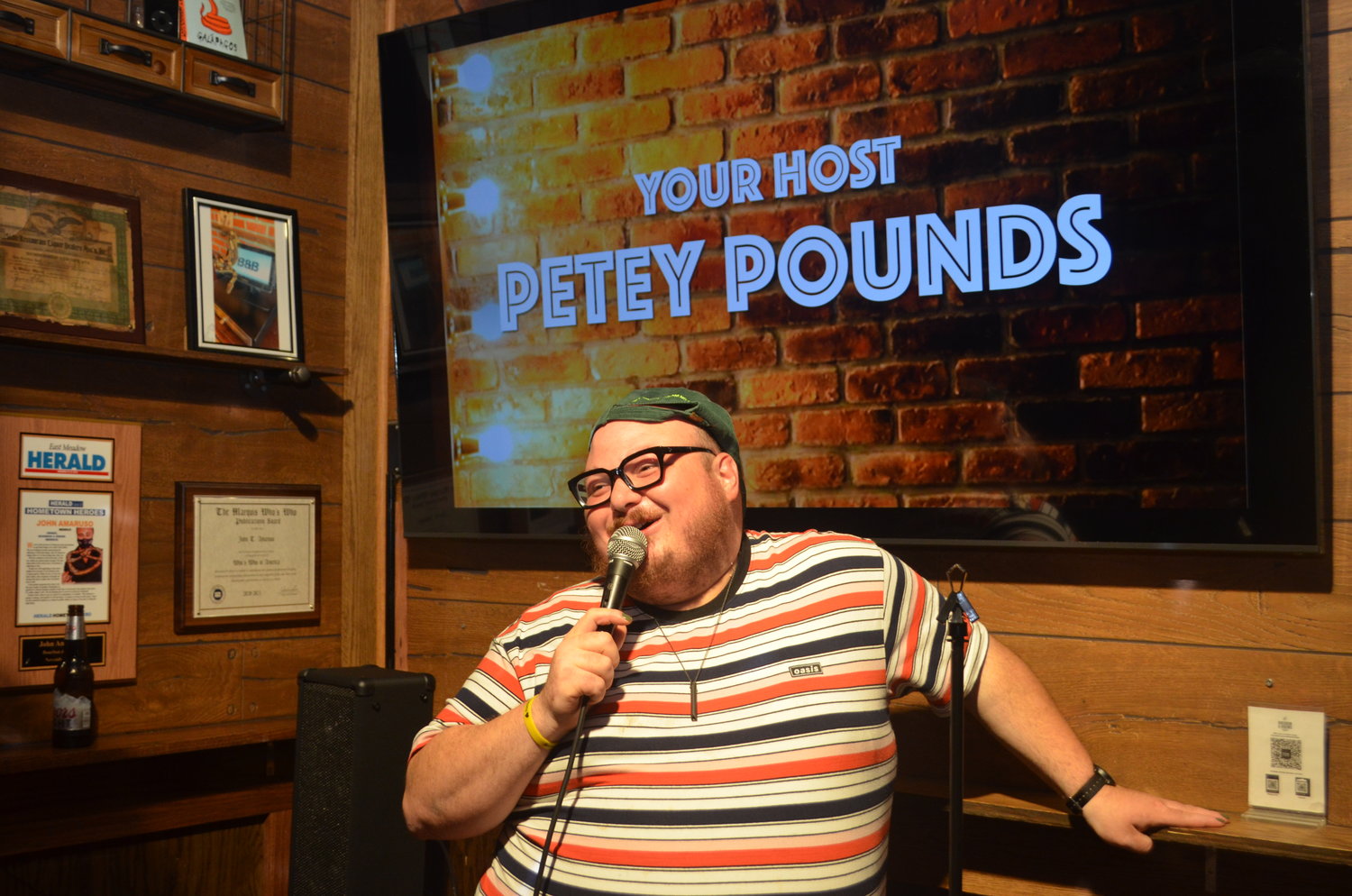 The show was hosted by Petey Pounds who also told a few jokes himself, and introduced each of the comedians.