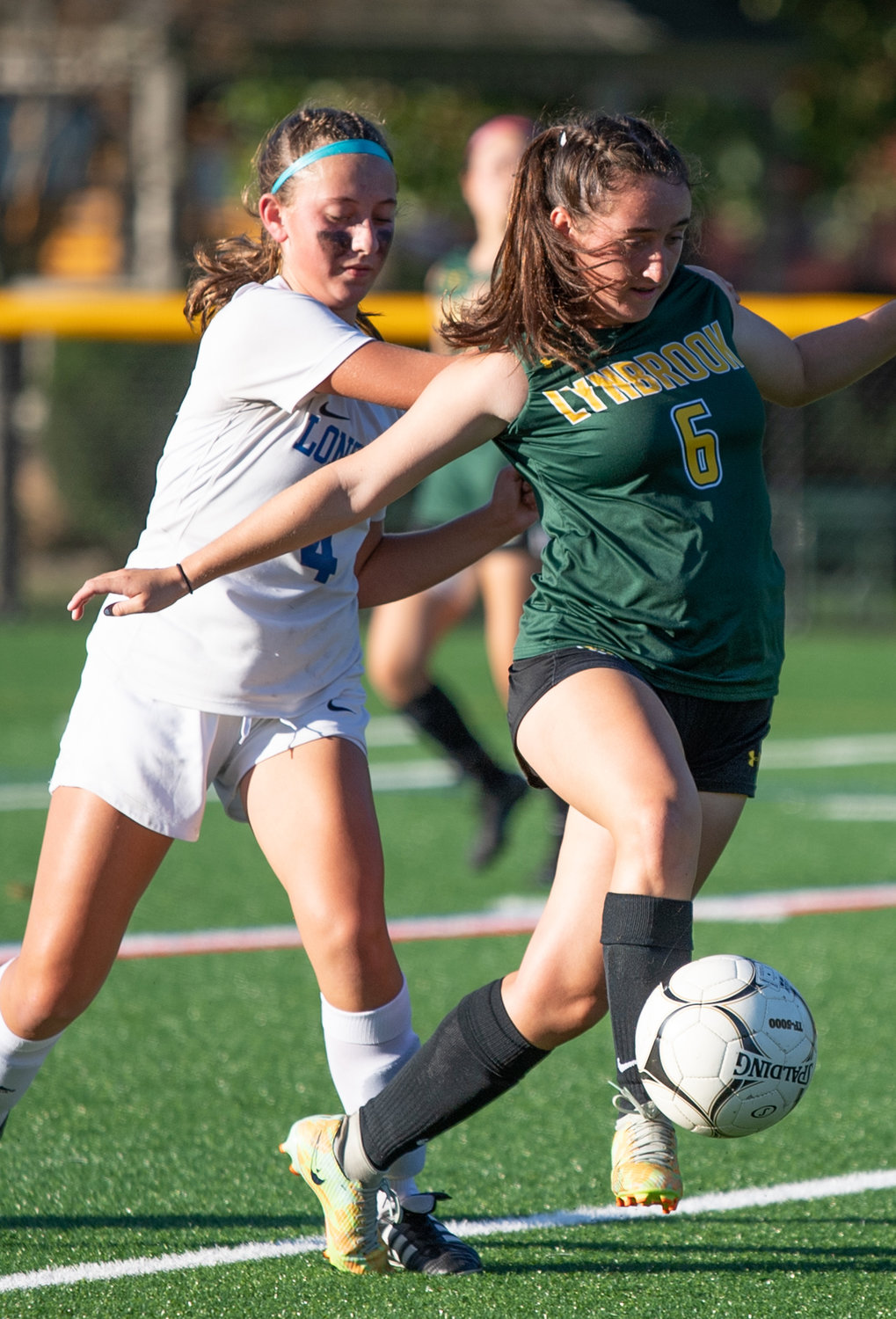 Lynbrook’s Kailey Dunne controlled the ball with Long Beach’s Kylee Dowler on her heels during a Sept. 23 conference matchup.
