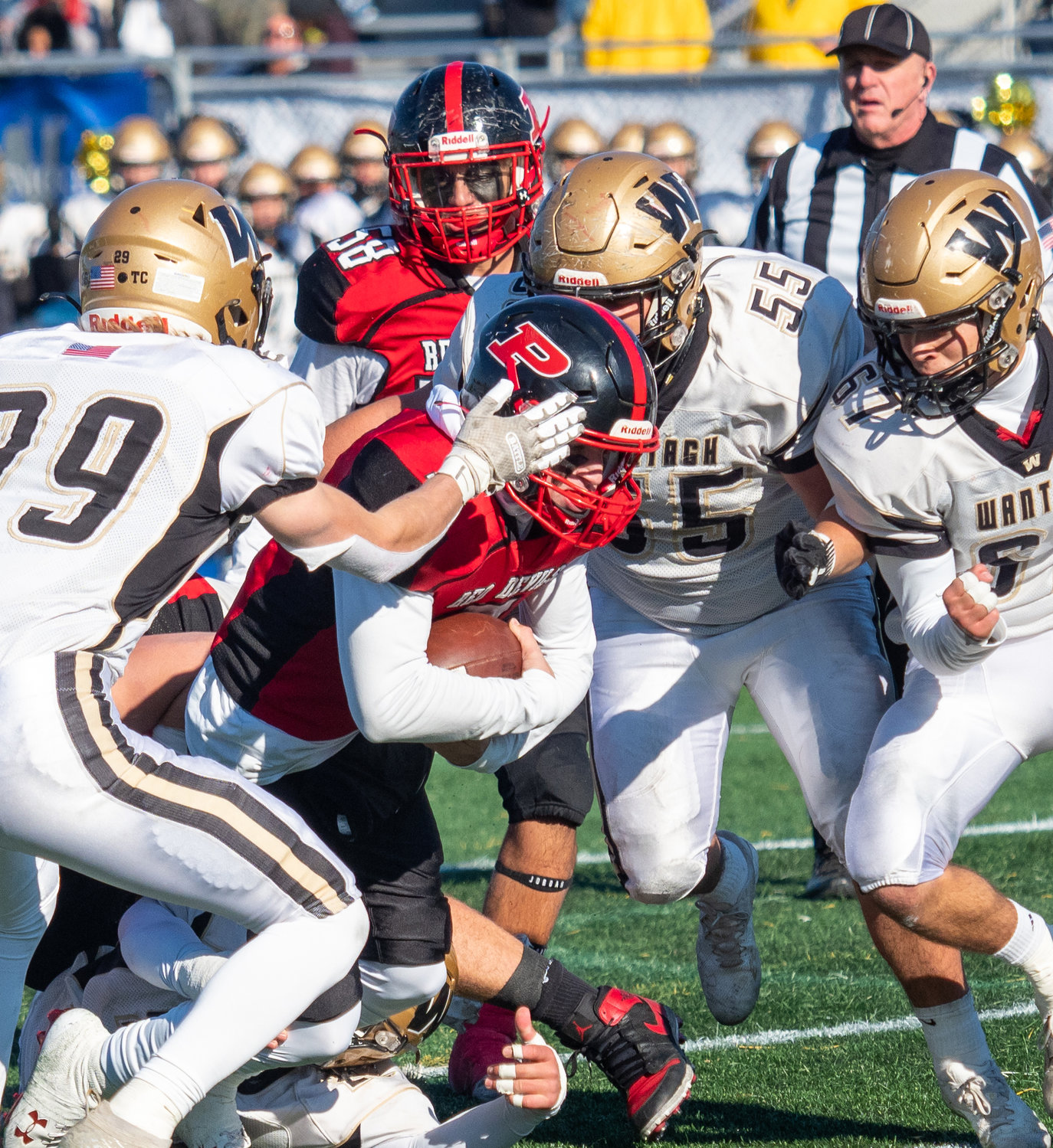 Wantagh’s defense was unable to bottle up Plainedge in last Saturday’s Conference III championship game.