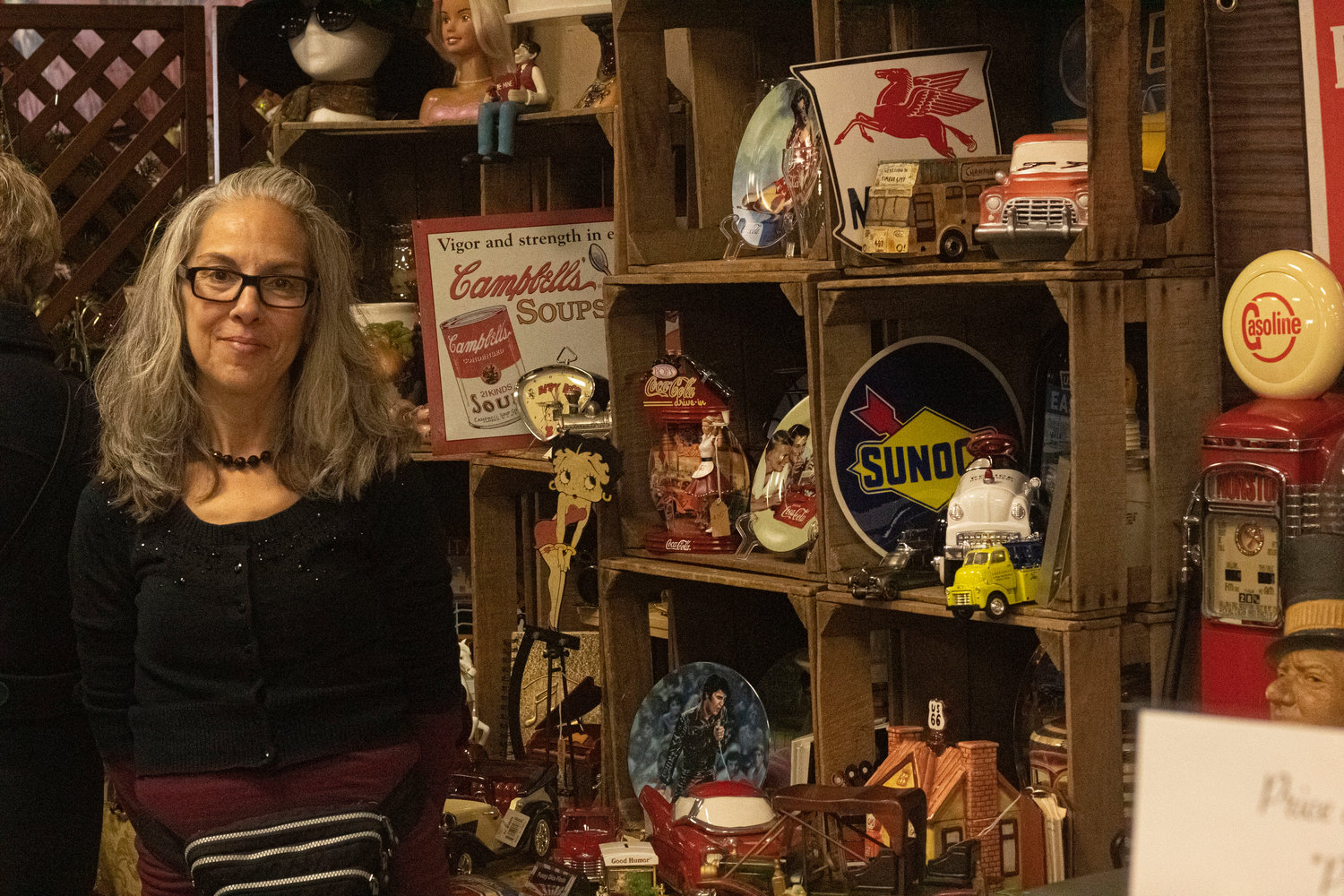 Terri Callaghan of Fuzzy Dice Finds showcased her collection of 1950s-style décor.