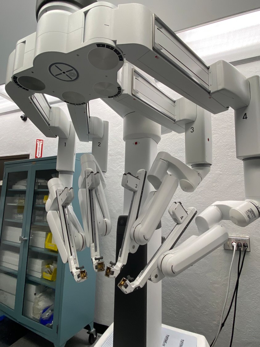 Nassau University Medical Center has been doing surgeries with the da Vinci Xi robot since 2020.