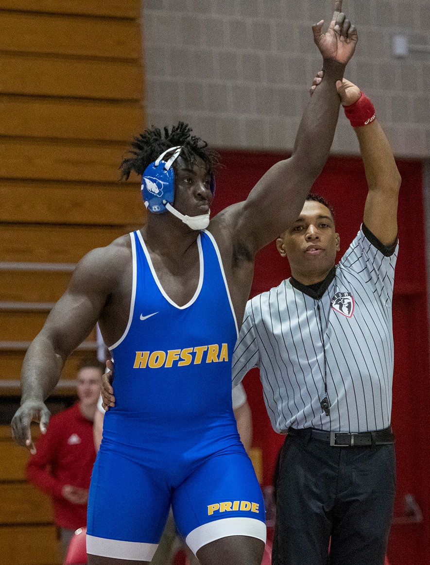 Hofstra is led by two-time NCAA qualifier Zachary Knighton-Ward.