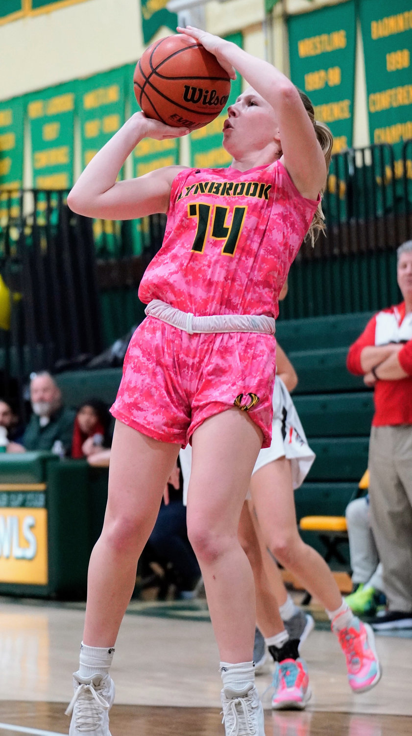 Senior Kaelynn O'Brien had 15 points and helped lead a stellar defensive effort Monday night as Lynbrook knocked off Floral Park in the Class A semifinals.
