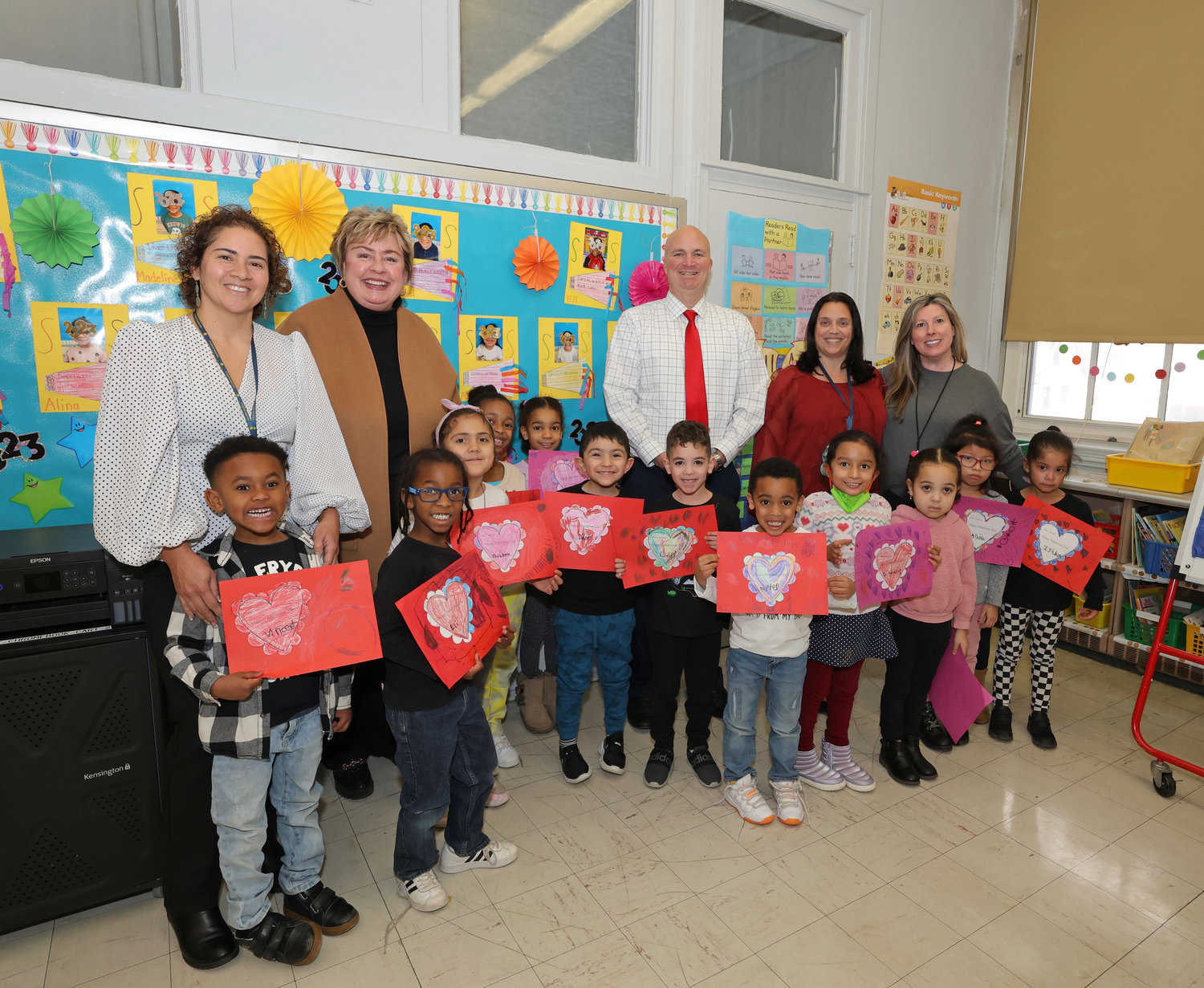 Town of Hempstead Councilman Carini and Town Clerk Kate Murray collected hundreds of cards and letters from students at Steele Elementary School and two other Baldwin elementary schools, as part of the town’s Valentine’s for Veterans program.