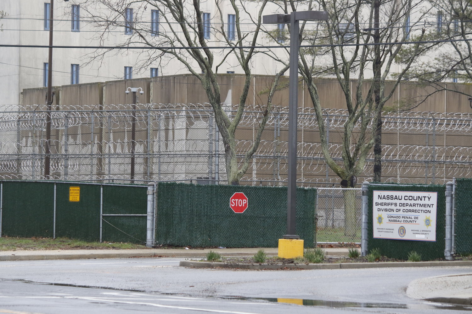 A Nassau County Jail inmate that was found unresponsive in his cell on March 1 has died, according to Nassau police.