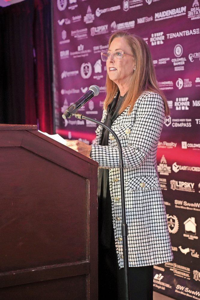 Deirdre O’Connell, CEO of Daniel Gale Sotheby’s International Realty, shared her experiences as a trailblazer at the REAL Awards at The Heritage Club at Bethpage in Farmingdale.