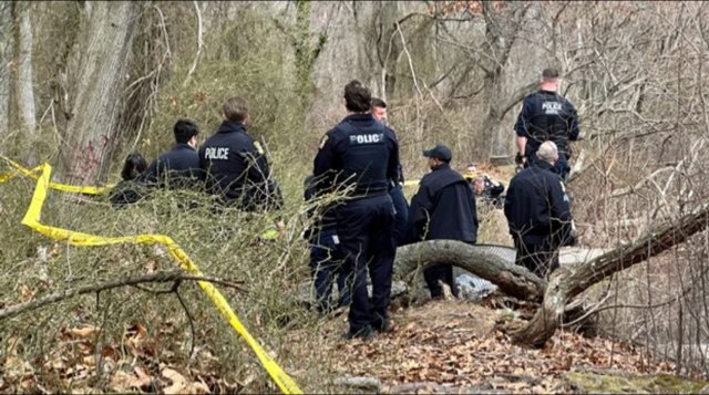 A dead body was found floating in the Rockville Centre section of Hempstead Lake State Park on Friday afternoon, according to local emergency services. 