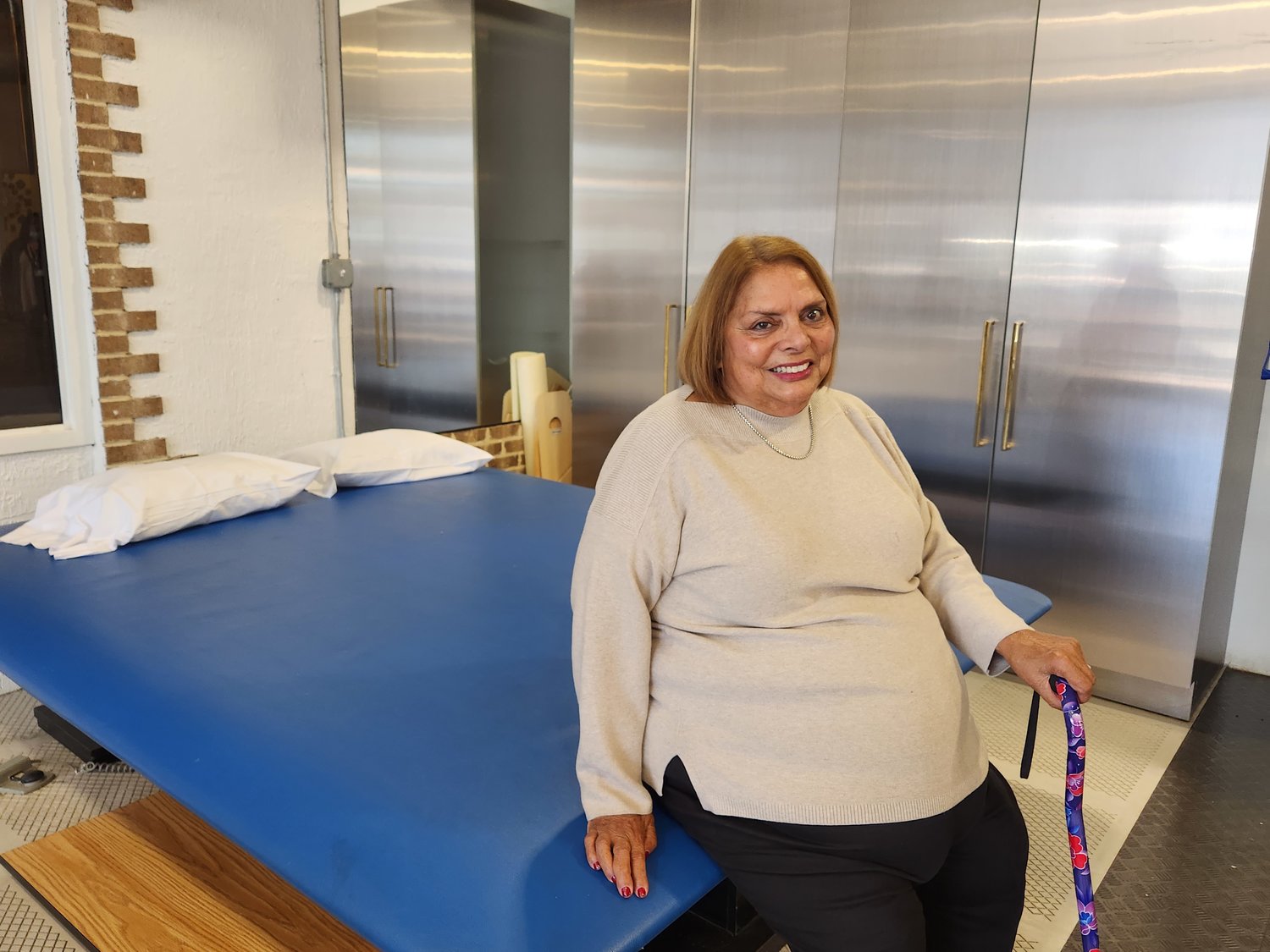 IT TOOK LINDA Dragunat, a former patient of Emerge Rehabilitation & Nursing, seven
months to recover from septic shock. She credits the rehabilitation center for her recovery
and her ability to lead an independent life.