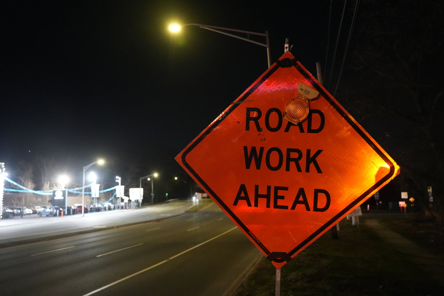 The night work on Sunrise Highway in Wantagh has been disrupting residents’ sleep and causing health
and safety problems, they say.