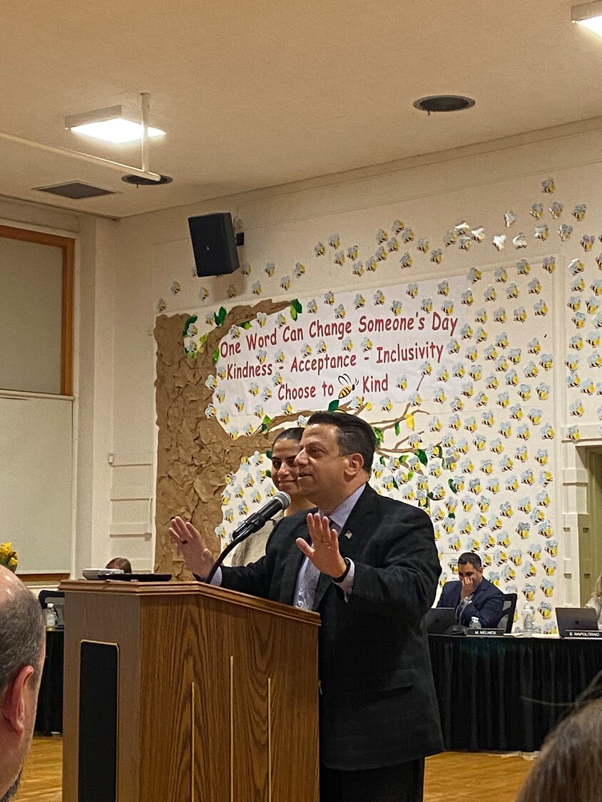 Elmont school district superintendent Kenneth Rosner announced at an East Meadow board meeting on April 19 he plans to leave Elmont at the end of the academic year to become the East Meadow School District's new superintendent.