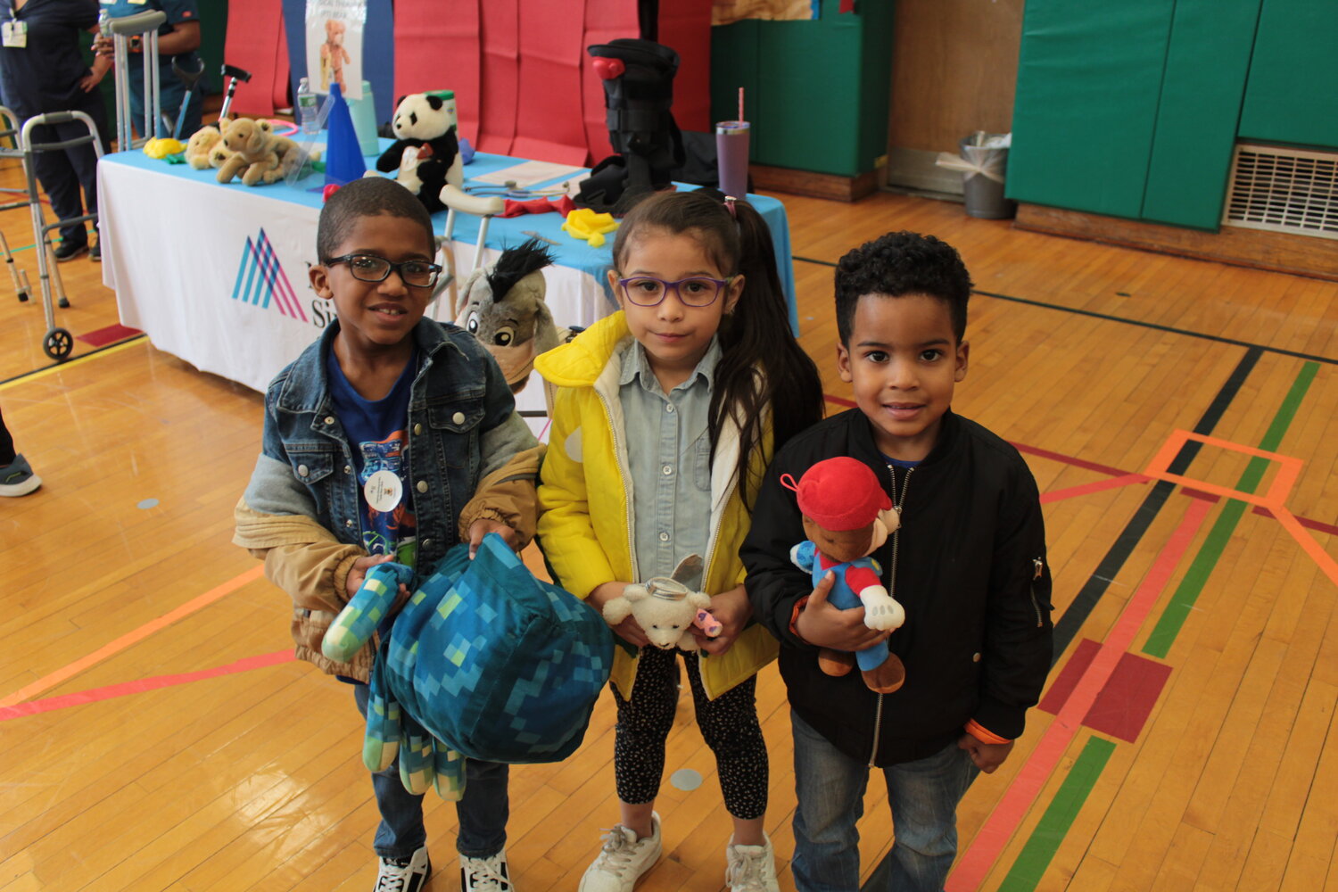Benjamin Fernandez, Aliza’s Rodriguez and Mason Espinal took part in the Teddy Bear Clinic, sponsored by Mount Sinai-South Nassau hospital, where they learned about hospital visits and medical procedures.