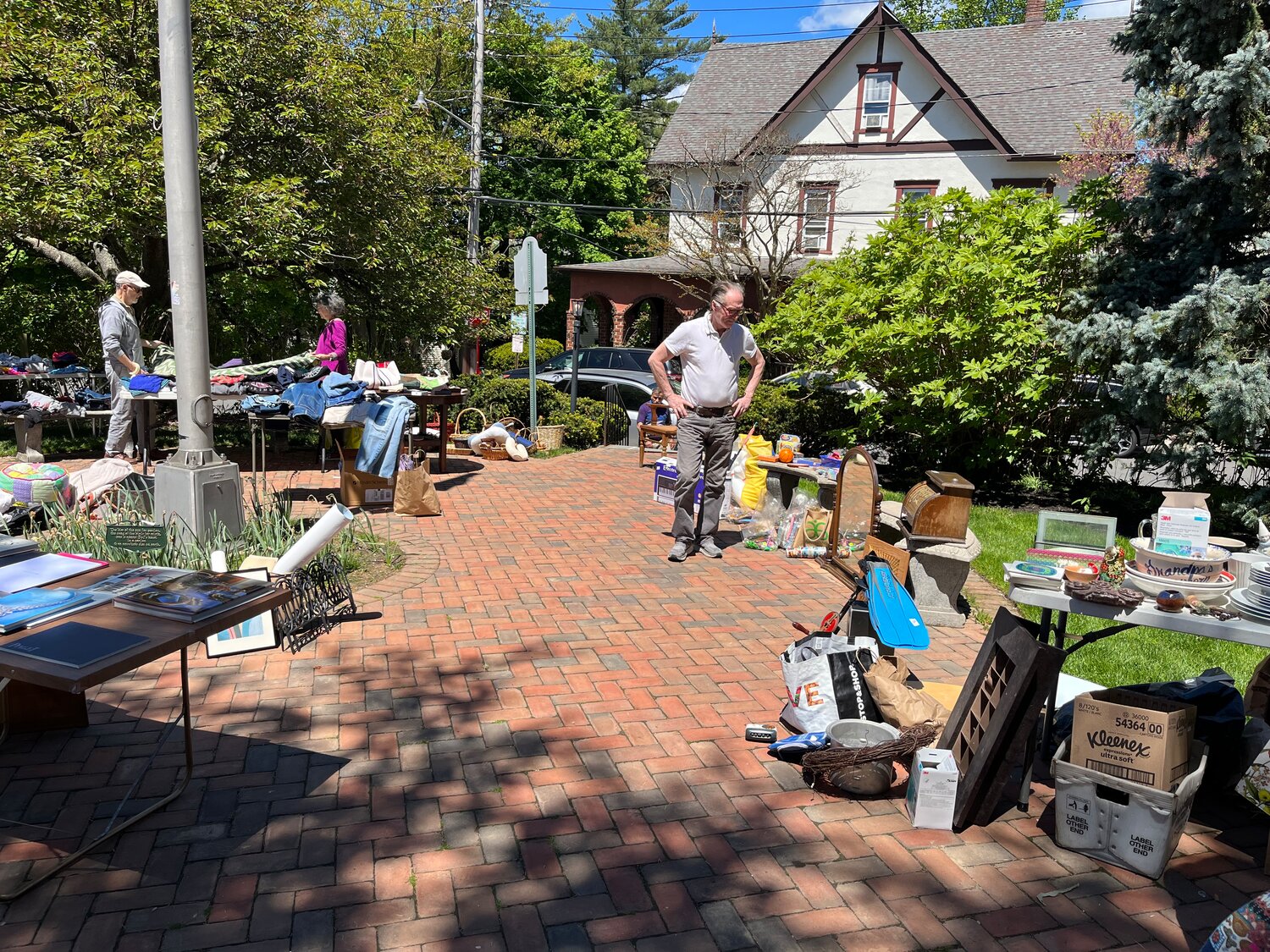 Sea Cliff residents stopped by Offbeat Artifacts throughout the course of the day on May 6.