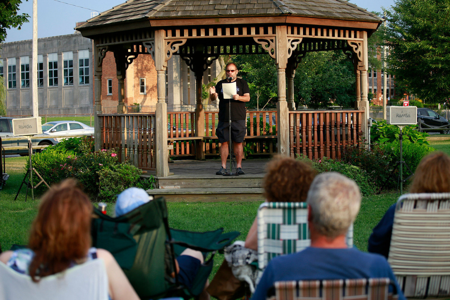 At a previous gazebo summer reading in 2021, Freeport resident Lloyd Abrams entertained the crowd with his poetry.