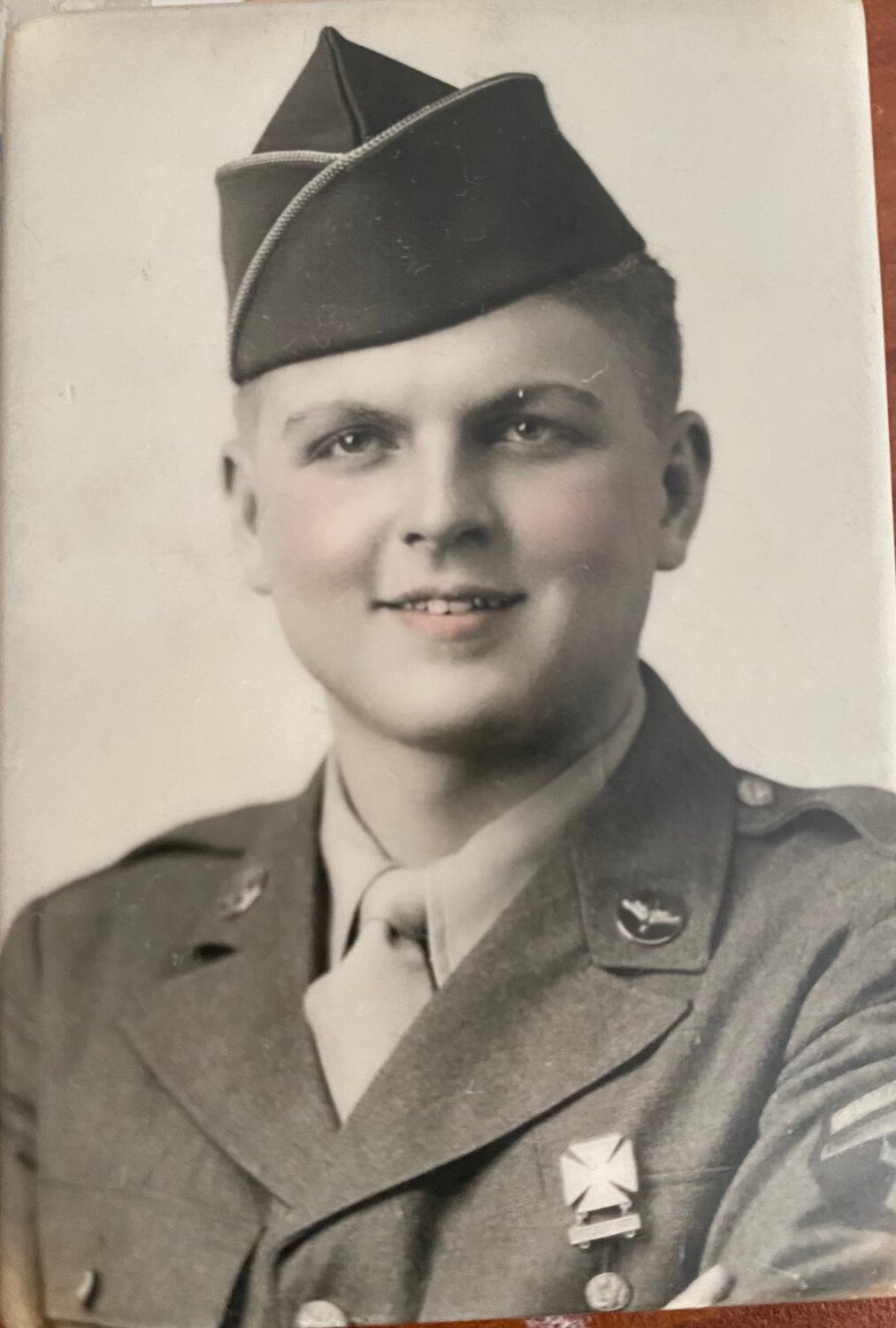 Sinuk is a World War II veteran, who served in the 483rd Bombardment Group H, and worked on radio communications of B-17 Bombers, flying missions in Europe .
