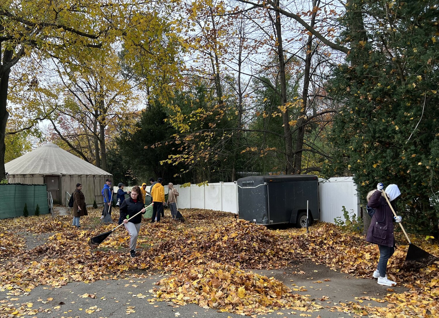 Hofstra students participating in the university’s yearly Shake-A-Rake volunteer program tackled the cascade of fallen leaves at the John J. Byrne Community Center on Jerusalem Avenue last Saturday.