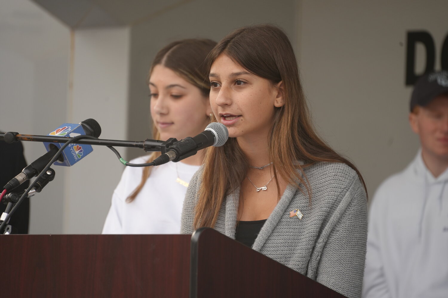 Madison Lange, a John F. Kennedy High School student, spoke about her recent travels to Israel, and about why the war feels personal to Jews around the world.
