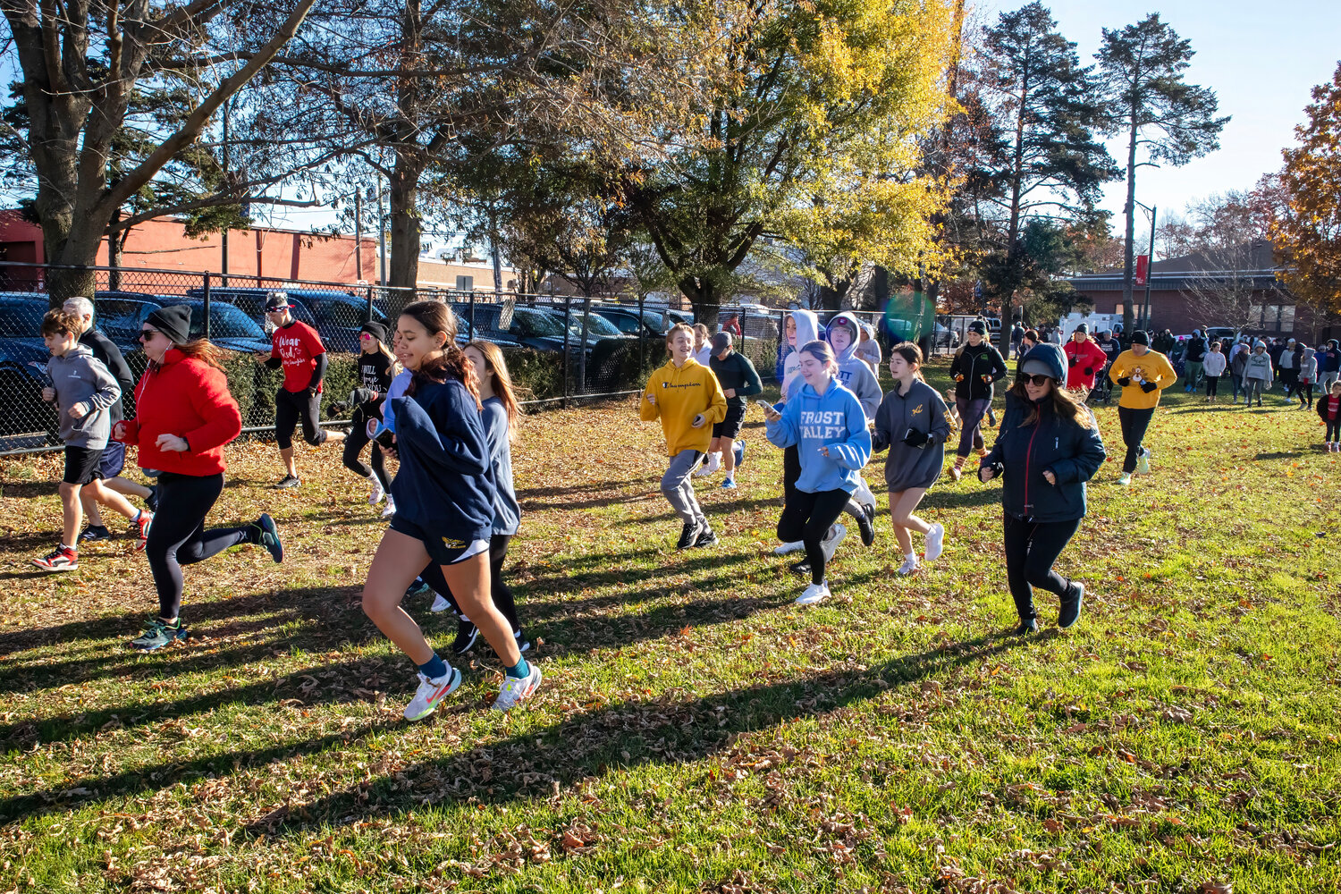 Ready, set, go! At 9:30 on Thanksgiving morning, these neighbors ran 5 kilometers to help provide resources to young hospital patients.