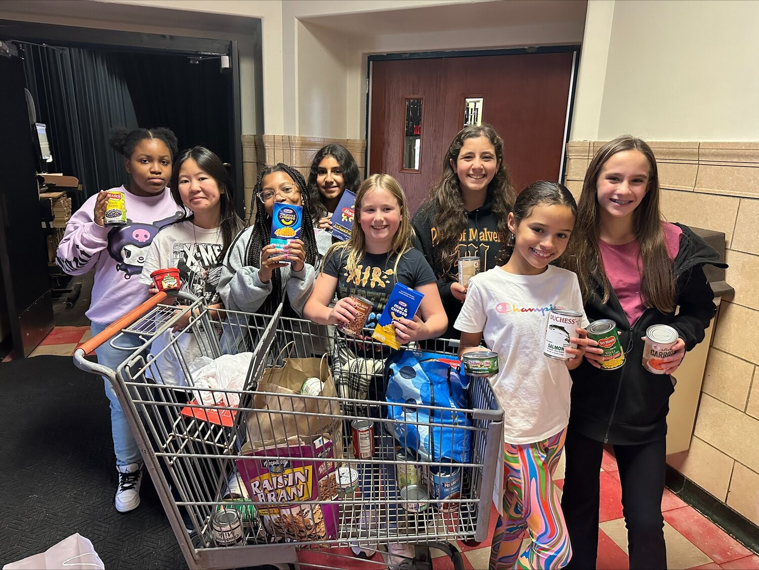 The sixth grade Advisory and Community Service Club at Howard T. Herber Middle School held a food drive benefitting the Interfaith Nutrition Network, or I.N.N, in Hempstead. The kids’ donations will help people struggling with food insecurity or homelessness.