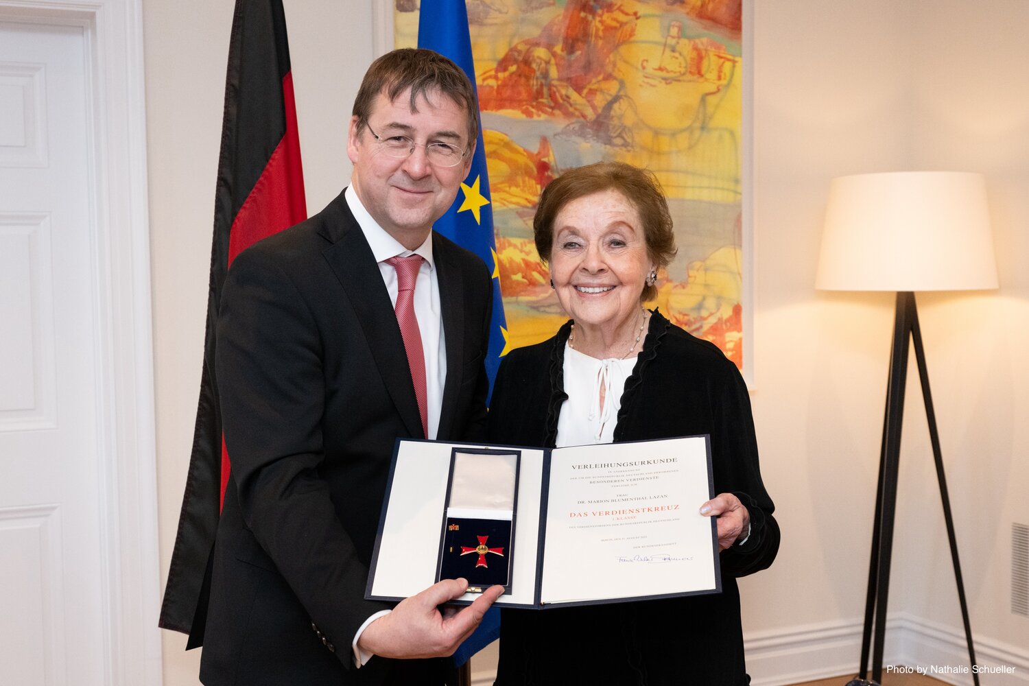 David Gill, Germany’s consul general, presented Marion Blumenthal Lazan with a Cross of the Order of Merit of the Federal Republic of Germany, the highest honor given by the German government, on Jan. 21.