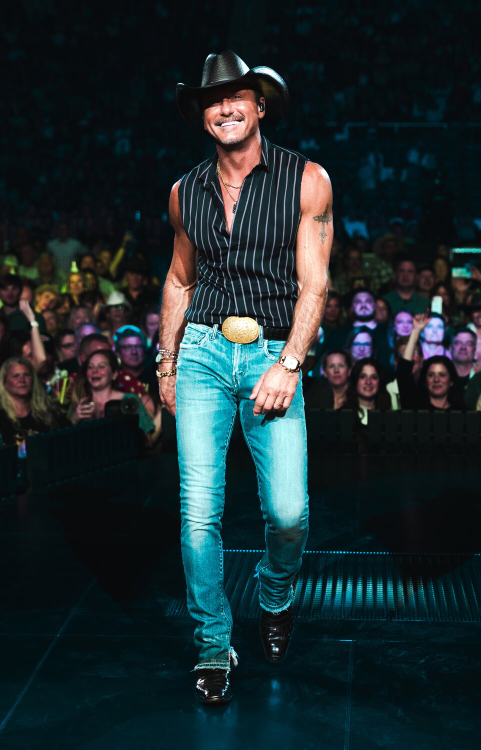 Tim McGraw opens up about recovery, family and why Jones Beach still feels like home - Herald Community Newspapers