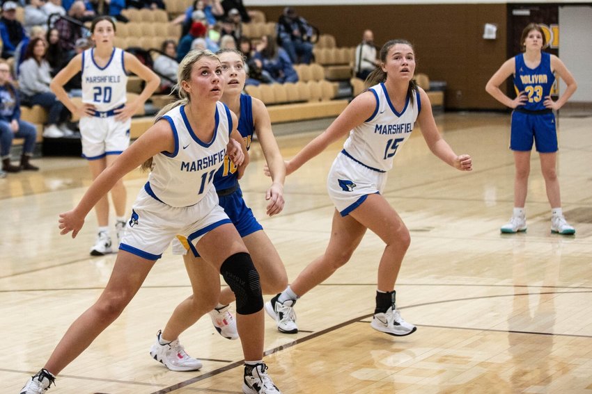 &quot;Here&rsquo;s how I&rsquo;m going to beat you. I&rsquo;m going to outwork you. That&rsquo;s it. That&rsquo;s all there is to it.&quot; - Pat Summitt   Senior #11(left) Riley Manary and Junior #15(right) Halle Menzies, along with the rest of the Lady Jays, shut down the Bolivar Lady Liberators on Dec. 27 in the first round of the Pink and White Tournament. The Lady Jays are currently 8-2.