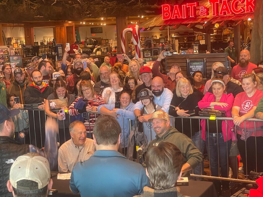Bass Pro Shops - GARTH BROOKS will be at the Bass Pro Shops