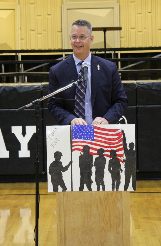 On Nov. 9, Conway Schools gathered and held their veterans assembly. Kevin Weaver, President/CEO of The Warrior's Journey, was a guest speaker at the event. His organization helps educate soldiers about their many challenges while serving our country.


Mail Photo by Shelby Atkison