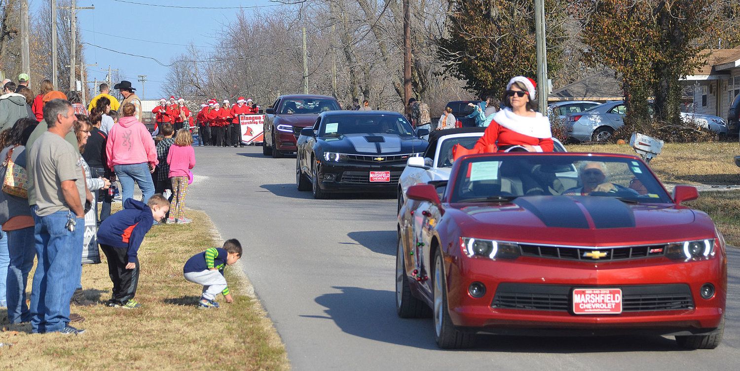 A warm, sunny day for Niangua Christmas Parade Marshfield Mail