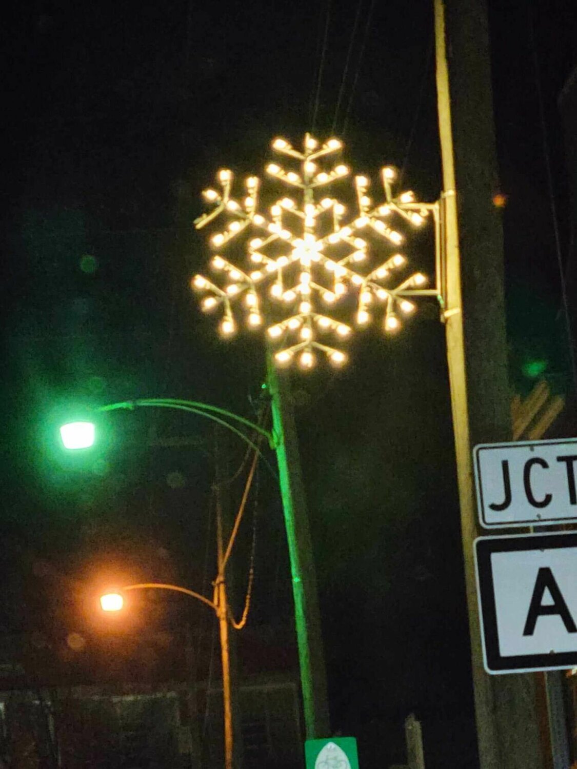 The 74 snowflakes provided by the collaboration of Webster Electric, The City of Marshfield, and the Marshfield Area Chamber of Commerce are lighting the streets of Marshfield while filling everyone with holiday cheer.


Mail Photo by J.T. Jones
