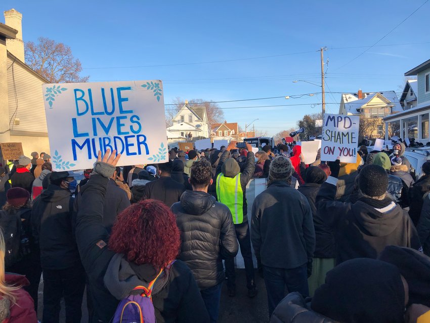 Nearly 1,000 people assembled at the Holiday gas station at 36th and Cedar Ave. on Jan. 3, 2021 to protest the fatal shooting by police of Dolal Idd there on Dec. 30, 2020. Demonstrators marched to E. Lake St. then back on Bloomington Ave., demanding justice and transparency. (Photo by Jill Boogren)