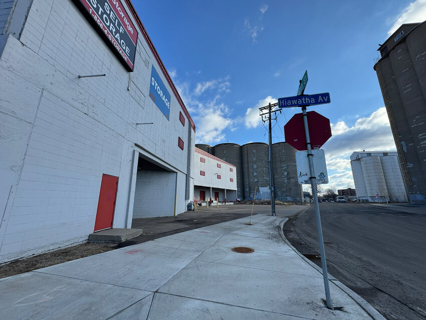 At 37th and Hiawatha, you can see the iStorage self-storage in the former Dayton's warehouse, the General Mills grain elevators on the far east, and the Atkinson ADM Mill on the south side of the intersection. (Photo by Tesha M. Christensen)