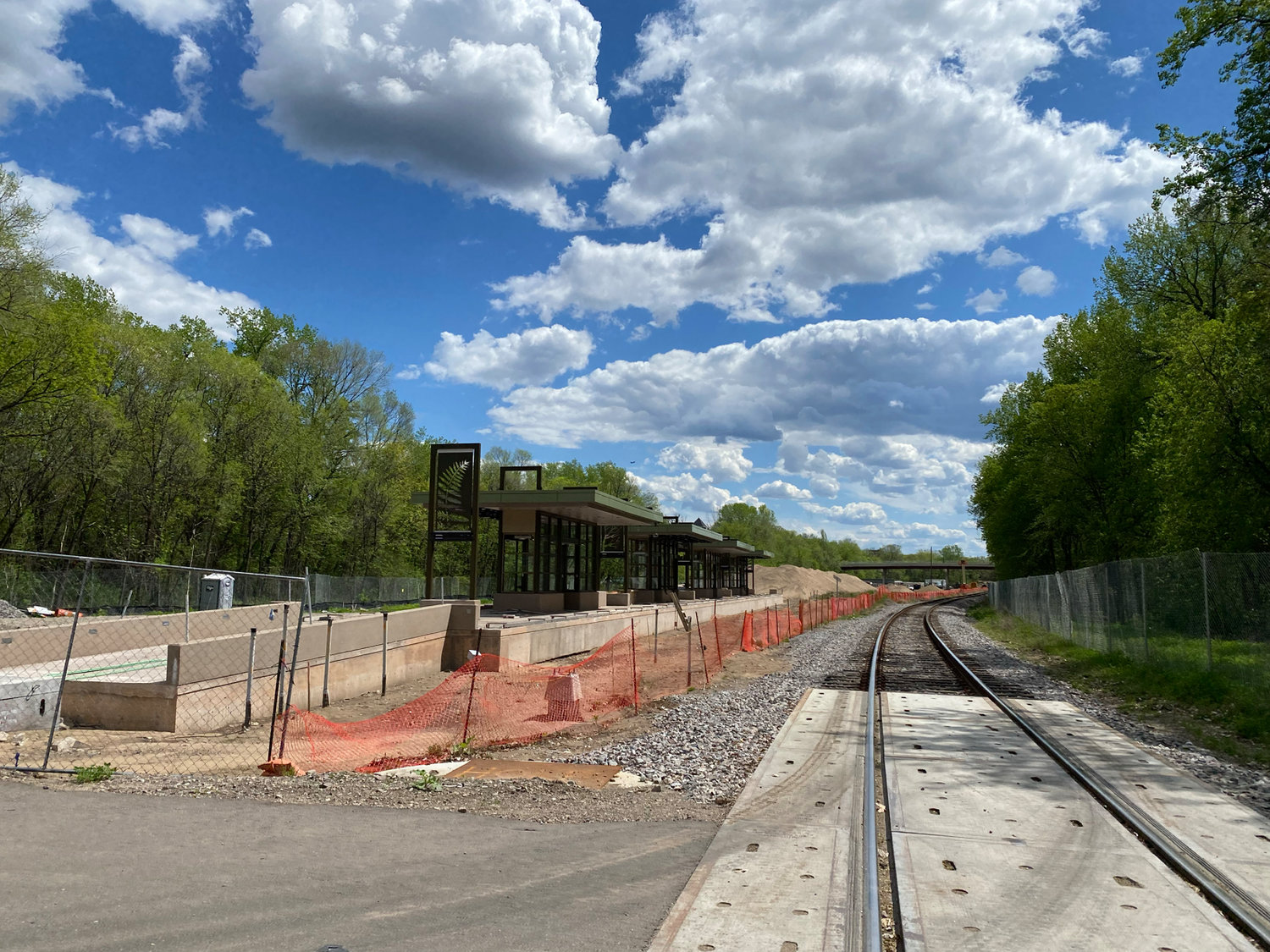 The Kenilworth Trail will remain closed until the completion of the LRT tunnel construction sometime in 2025. A detour is posted. On Monday, May 23, the long-term closure of Cedar Lake Parkway begins. It will last through spring 2023 while the Kenilworth tunnel is constructed. Pumps and generators will be running periodically overnight to manage water.