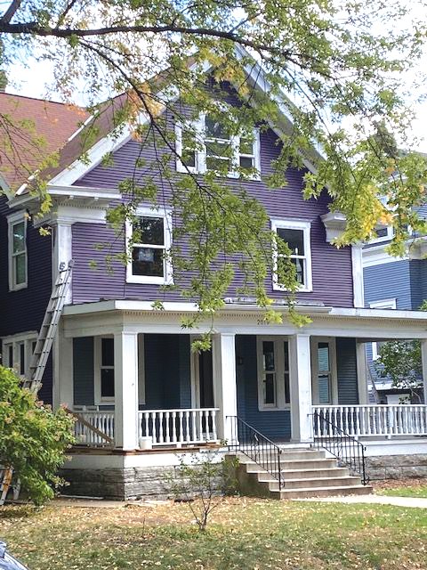 These two houses got a facelift courtesy of Chileen Painting, a family-owned business around the lakes.