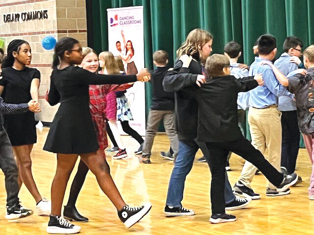 Jacobi Love, Amara Moore, Elsa Jones, Quinn Flannery, and Eli Disney perform with their class. (Photo submitted)