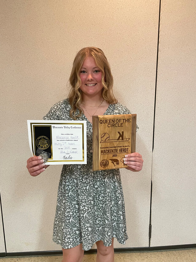 In addition to the Varsity Queen of the Circle Award, Mackenzie Herdt was given the Wisconsin Valley Conference Award, Utility 2nd Team.
