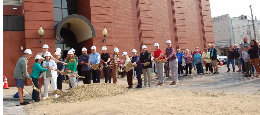 City officials, library board and fundraising committee members joined officials from First State Bank, Keller, and 8Pine General Contractors for an official groundbreaking ceremony at the site of New London’s future multi-use Library, Tuesday, June 10.
Press Star photo